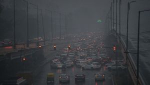 Delhi Weather: बारिश के साथ दिल्ली का बदला मौसम! IMD का येलो अलर्ट,तेज हवाओं के साथ हाड़ कंपाती ठंड की चेतावनी