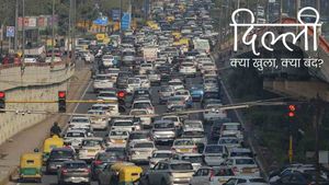 Delhi Aaj Kya Khula Kya Bandh: अब भी बंद है सुप्रीम कोर्ट मेट्रो स्टेशन? घर से निकलने से पहले चेक कर लें अपडेट