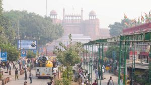 Delhi Aaj Kya Khula Kya Bandh: दिल्ली-NCR में आज बंद रहेंगे ये बड़े बाजार, स्कूल और ऑफिस का क्या है स्टेटस?
