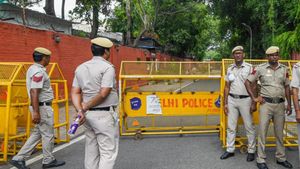 Delhi Chandan Park Murder: दिल्ली में कसाई बना शख्स! पत्नी और 3 मासूम बेटियों का गला रेता 
