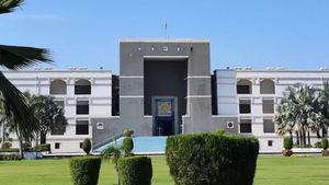 Gujarat News: घरेलू हिंसा केस में गुजरात हाई कोर्ट की बड़ी टिप्पणी, 'पति का एक थप्पड़ मारना क्रूरता नहीं'