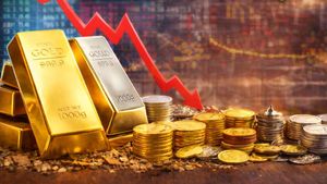 Hyderabad Gold Silver Rate Today: बजट के अगले ही दिन सस्ता हुआ सोना-चांदी, चेक करें गोल्ड-सिल्वर के ताजा भाव