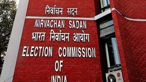 कौन हैं IAS Ashok Kumar जो बने दिल्ली के मुख्य निर्वाचन अधिकारी, टफ टास्क मास्टर की है पहचान