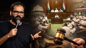 Kunal Kamra Controversy: जोक पर जांच? कॉमेडियन कुणाल कामरा और महाराष्ट्र विधान परिषद के बीच क्यों छिड़ा विवाद?