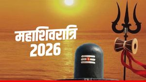 Mahashivratri 2026 Puja Niyam: शिवलिंग पर जल चढ़ाते समय ना करें ये गलतियां वरना नहीं मिलेगा पूजा का फल 