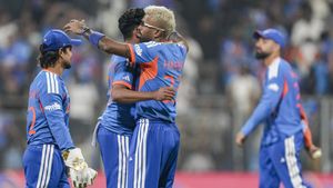 IND vs SA: सुपर-8 से पहले भारत को मिली बुरी खबर, दिग्गज खिलाड़ी को लगी चोट? टीम में मची खलबली