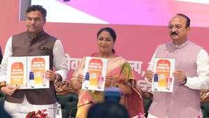 365 दिन, 370 आरोग्य मंदिर और 70 अटल कैंटीन, दिल्ली BJP सरकार का रिपोर्ट कार्ड, CM रेखा ने गिनाईं उपलब्धियां