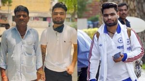 Rinku Singh Father Death Reason: कैसे हुआ रिंकू के पिता खानचंद्र का निधन? सिलेंडर ढोकर बेटे को बनाया स्टार