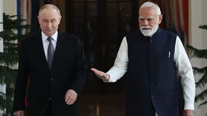 Russia-India Oil Deal: भारत के खिलाफ फेल हो गया अमेरिका का ऑयल ट्रैप! रूस के बयान ने व्हाइट हाउस में मचाई हलचल