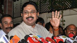 Tamil Nadu Elections 2026: AMMK के घोषणा पत्र में 120 वादे, किसानों-महिलाओं और युवाओं के लिए कई ऐलान 