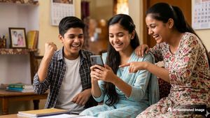 Bihar Board 10th Topper List: 492 अंकों के साथ पुष्पांजलि कुमारी ने किया टॉप, चेक करें टॉपर्स की पूरी लिस्ट