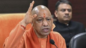 UP के किसानों के लिए गुड न्यूज! ओलावृष्टि से हुए नुकसान की भरपाई करेगी सरकार, चेक करें कब तक आएगा पैसा?