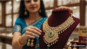 Gold Rate Today: सोने की कीमतों में बड़ी गिरावट! ₹2990 सस्ता हुआ गोल्ड, 15 मार्च को क्या है 22K-18K का भाव