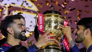 IPL 2026 Schedule: आईपीएल के शेड्यूल हुआ ऐलान, RCB का हैदराबाद से पहला मैच, 15 दिनों का कार्यक्रम जारी