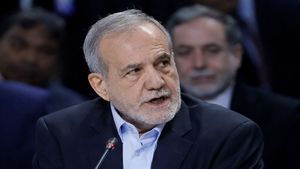 Iran Conflict: ईरान में अब तख्तापलट की आशंका, राष्ट्रपति मसूद और IRGC के बीच युद्ध की रणनीति को लेकर संग्राम