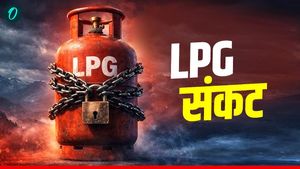 LPG Crisis : क्या बेंगलुरु में एलपीजी की कमी है? डिप्टी CM ने दिया ये जवाब, तेजस्वी ने लिखा पुरी को खत 