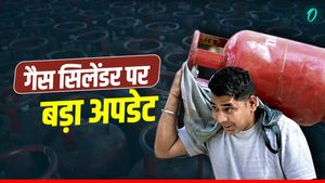 LPG Update: कितने दिन का बचा है गैस सिलेंडर का स्टॉक? LPG और PNG कनेक्शन पर अब आया मोदी सरकार का बड़ा बयान