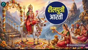 Maa Shailputri Ki Aarti: आज करें मां शैलपुत्री की आरती, मिलेगा हर सुख बनेंगे धनी