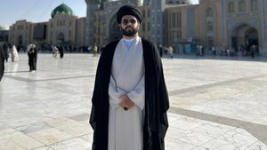 Iran US Conflict: ट्रंप के नो डील बयान पर बोले मौलाना कल्बे जव्वाद, 'हजारों लोग ईरान के लिए लड़ने को तैयार'
