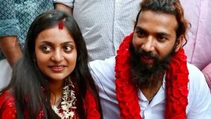 'Monalisa को दीदी बोलता था और फिर जो किया', शादी के 13 दिन बाद चाचा का शॉकिंग खुलासा, बताया मुस्लिम पति का सच
