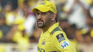 IPL 2026: CSK को लगा सबसे बड़ा झटका, कितने मैचों से बाहर हुए MS धोनी? फैंस की बढ़ी धड़कनें!
