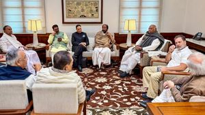 Speaker No-Confidence Motion: स्पीकर के खिलाफ अविश्वास प्रस्ताव पर चर्चा से इंडिया ब्लॉक ने क्यों खींचे हाथ? 