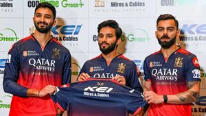 IPL 2026: कैसे खरीदें RCB की जर्सी? कितने रुपये करने होंगे खर्च, पूरी डिटेल और प्रोसेस