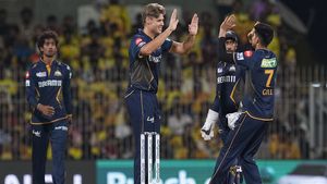 IPL 2026: ऑक्शन में नहीं मिला था खरीदार अब CSK में मचाएगा हाहाकार! टीम में आया 6 फुट 4 इंच का घातक गेंदबाज 