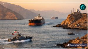 Strait of Hormuz पर संकट! ट्रंप बने जहाजों का ‘सुरक्षा कवच’, हॉर्मुज को लेकर क्यों थम सकती है दुनिया की सांस?