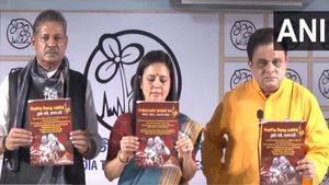 'मोटा भाई, जवाब चाहिए’, अमित शाह की 'चार्जशीट' के जवाब में TMC ने जारी की ‘काउंटर-चार्जशीट’, BJP पर लगाए आरोप