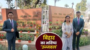 Ujjwal Priyank Success Story: UPSC में बिहार का लाल 'उज्ज्वल', इंजीनियर पिता के BTech पास बेटे ने रचा इतिहास