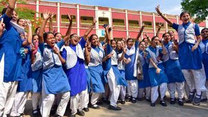 UP Board Result 2026: किस तारीख जारी होंगे यूपी बोर्ड के नतीजे? इस बार बोर्ड करेगी अलग तरह से मार्किंग 