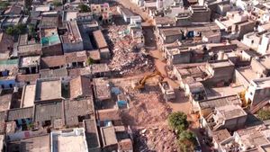 Dhandhuka में 'योगी मॉडल' की गूंज, धर्मेश गमेरा हत्याकांड के आरोपियों के घर चला बुलडोजर
