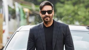 Ajay Devgn की जीप के सामने आया बच्‍चा, 15 Minute तक बीच सड़क पर 25 लोगों ने जमकर पीटा, क्या हुई बात?