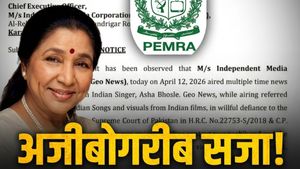 Asha Bhosle Death: आशा भोसले को श्रद्धांजलि देना पड़ा भारी! पाकिस्तान सरकार ने टीवी चैनल को भेजा नोटिस