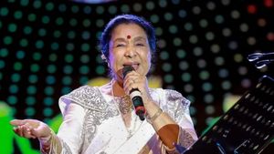 Asha Bhosle का 92 साल की उम्र में हुआ निधन, मुंबई के ब्रीच कैंडी अस्‍पताल में दिग्गज सिंगर ने ली आखिरी सांस 
