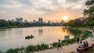 Bengaluru Heat: झीलों का जलस्तर 9 फीट नीचे गिरा, गर्मी नहीं बल्कि ये कारण बने असली खतरा