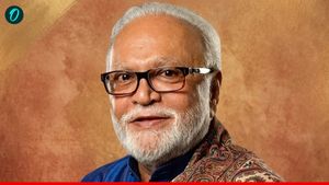 Chhagan Bhujbal Caste: छगन भुजबल का हेलीकॉप्टर हेलिपैड से चूका, लोगों को याद आए अजित पवार, क्या है जाति?