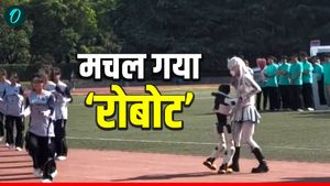 China: रोबोट ने छात्रा को जबरन चपेटा, देखने वाले रह गए दंग, AI की नीयत पर उठे सवाल- VIDEO