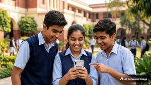 CISCE Board Exam Results 2026: ICSE-ISC का रिजल्ट जारी, कैसे चेक करें 10वीं-12वीं की मार्कशीट?
