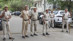 IRS Officer Daughter Murder Case: दिल्ली में IRS अफसर की बेटी की निर्मम हत्या, घर के पूर्व नौकर पर शक की सूई 