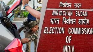तमिलनाडु, पश्चिम बंगाल चुनाव से पहले फ्लाइंग स्क्वाड-स्टैटिक सर्विलांस टीमें तैनात, EC ने 1,072 करोड़ किए जब्त