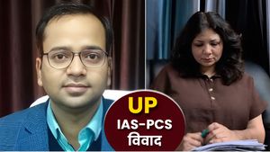Rakhi Shamra कौन हैं, जिन्होंने फिरोजाबाद DM रमेश रंजन पर रिश्वत में Iphone लेने का गंभीर आरोप लगाया? 