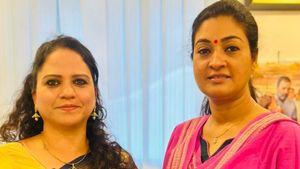 Hazeena Syed: 'अपना ईगो अपने बॉयफ्रेंड वेणुगोपाल को दिखाओ', कौन हैं हजीना, जिसने लगाए अलका लांबा पर गंदे आरोप?