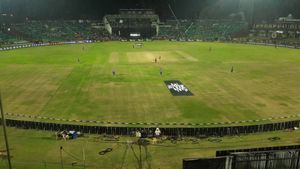 IPL 2026: जयपुर में महंगे हुए आईपीइल टिकट, 40000 रुपये तक की मिल रही सीट, कब शुरू होंगे ऑफलाइन काउंटर?