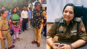 IPS Laxmi Singh कौन हैं? पति BJP MLA-ससुर Ex-DIG, Noida हिंसा को रोकने सड़क पर उतरीं तो थर-थर कांपें बवाली!  