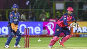 RR vs LSG Pitch Weather: इकाना में आज रनों का तूफान या विकेटों की झड़ी! मौसम और पिच का किसको मिलेगा साथ?