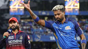 MI vs RCB: वानखेड़े स्टेडियम में पसरा मातम, मुंबई-आरसीबी प्लेयर्स ने बांधी काली पट्टी, क्या है कारण