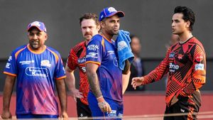 MI vs SRH: मुंबई इंडियंस-सनराइजर्स हैदराबाद की टक्कर, जानें पिच और वेदर रिपोर्ट
