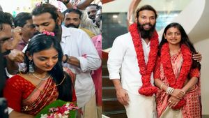 Monalisa निकली नाबालिग, मुस्लिम पति पर POCSO केस दर्ज, 16 की उम्र में कैसे हुई महाकुंभ वायरल गर्ल की शादी?